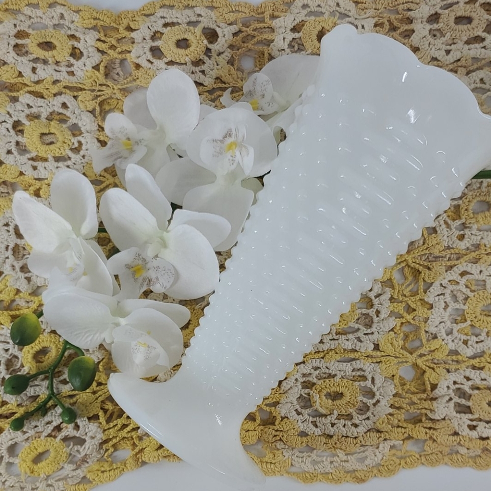HOBNAIL VINTAGE MILK GLASS VASE